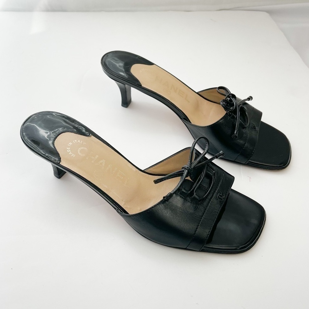 Chanel Black Leather Open Toe Sandals size 35 - Picture 6 of 11